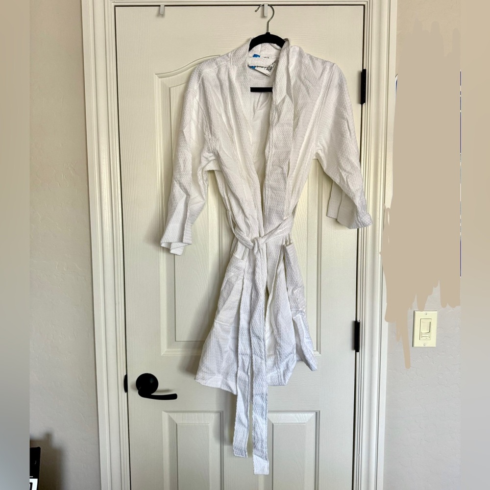 NWOT by Lora White Waffle Bamboo + Cotton Short Robe